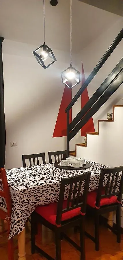 Honeycomb - casa vacanze Varese 0*,  Italia